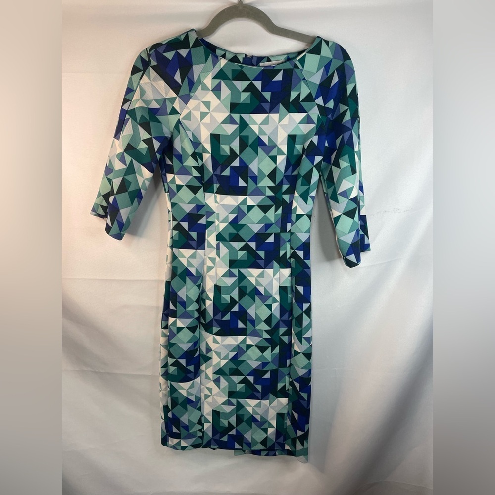 Beautiful geometric shaped patter dressin blues and greens, thick fabric & 3/4Ss